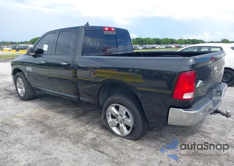 2018 Ram 1500 Big Horn 4X4 6'4 Box z USA, uszkodzony, nr VIN 1C6RR7GG2JS218530